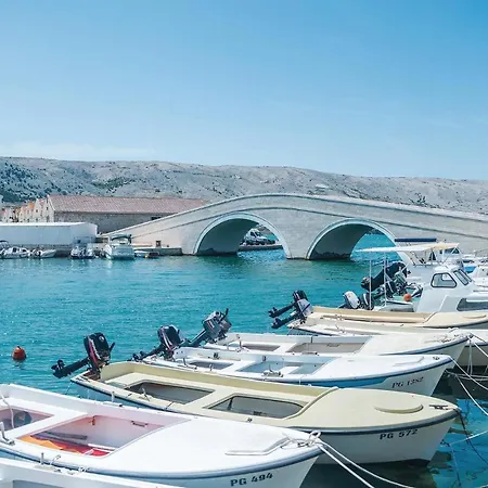 Stunning In Pag With Wifi 公寓 帕格