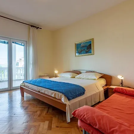 Stunning In Pag With Wifi Apartament *